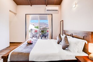 Villa, Garden View