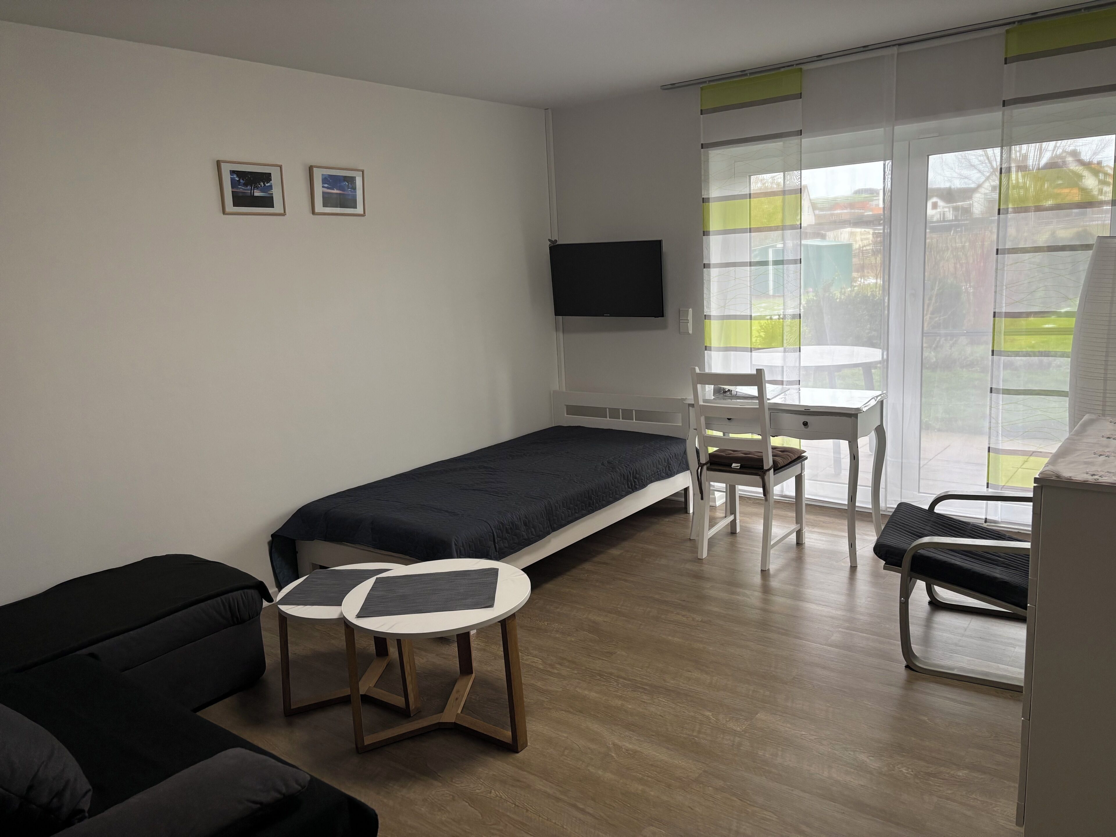 1 chambre, bureau, fer et planche à repasser, Wi-Fi gratuit