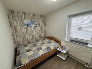 1 habitación, escritorio, tabla de planchar con plancha y wifi gratis 