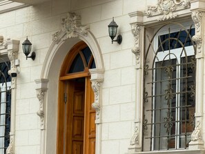 Exterior detail - Giza Grand Hotel (Tashkent)