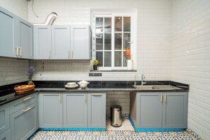 Private kitchen - ELIVAAS Prive Suntuarios Casa Iris 4BHK  (Assagao)