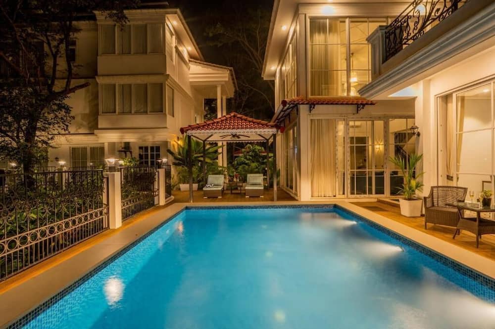 ELIVAAS Prive Suntuarios Casa Iris 4BHK