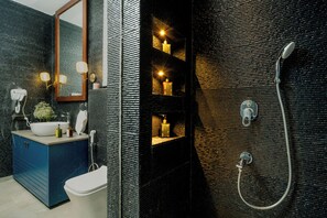 Luxury Villa | Bathroom - ELIVAAS Prive Suntuarios Casa Iris 4BHK  (Assagao)