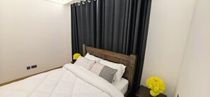 1 habitación, tabla de planchar con plancha, wifi y ropa de cama 