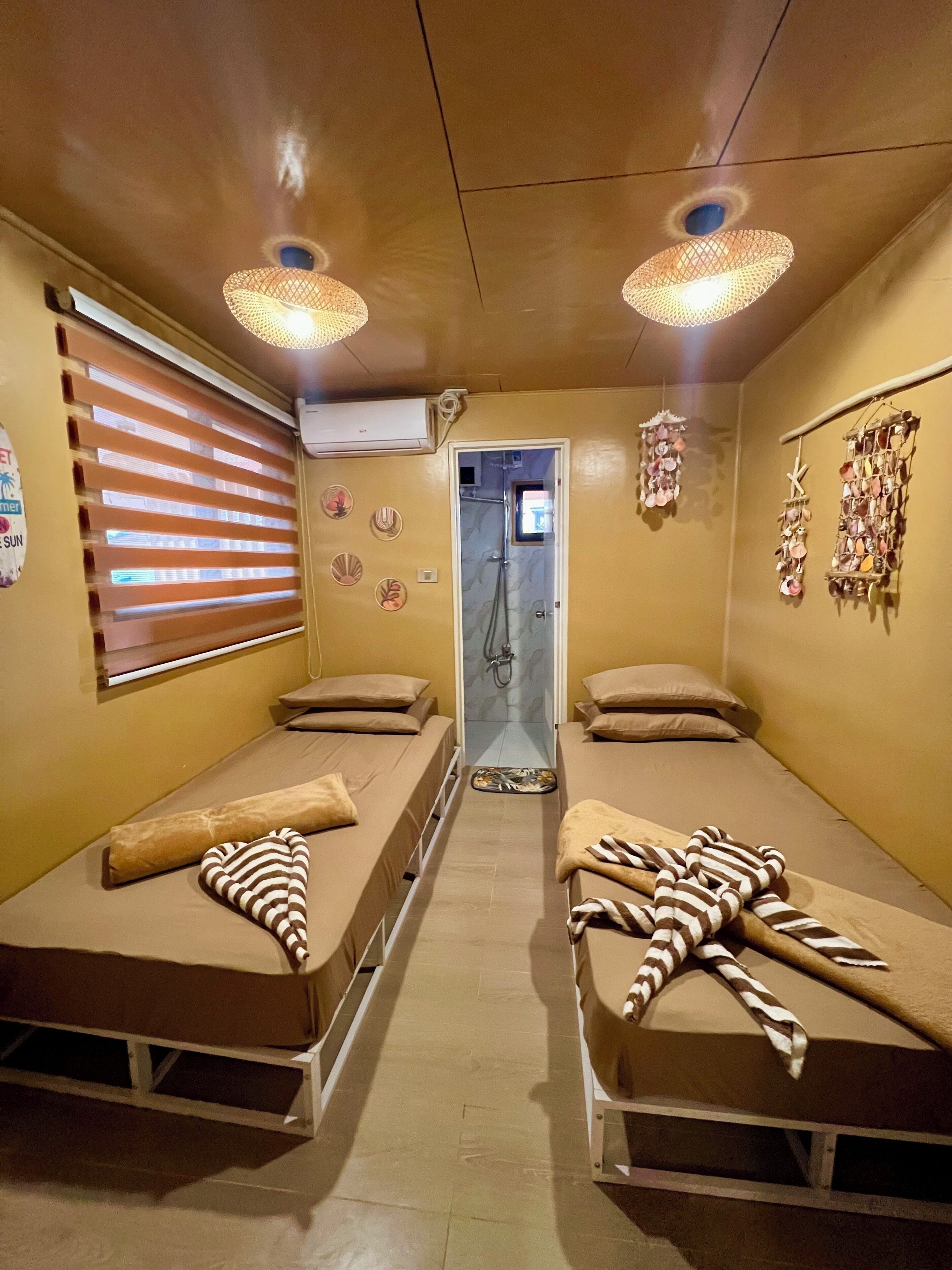 Standard Twin Room, Private Bathroom