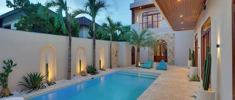 Utomhuspool