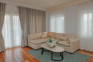 Living area - Stone Heaven Villa (Nuwara Eliya)