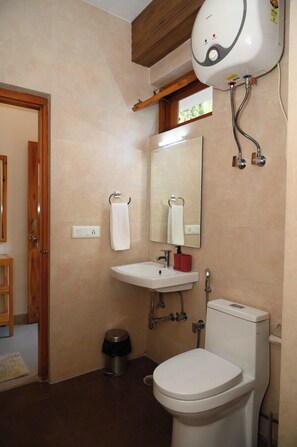 Bathroom - Soulful Abodes (Manali)