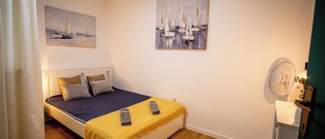 Honeymoon House, 2 Bedrooms, Air conditioning (Casa Nora in centre of Vodnjan) | 2 bedrooms, desk