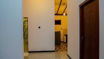 Superior Villa, Balcony, Mountain View | Interior