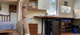 MOUNTAIN (BALGARR) CABIN RETREAT (Not quite glamping, perfect getaway)