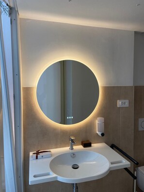 Bathroom - Vrbo Property (Firenze)