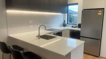 Leilighet – superior, terrasse, bakgårdsutsikt | Eget kjøkken