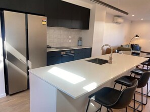 Superior Three Bedroom Apartment | Private kitchen - Merivale Executive Stays (Christchurch)