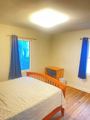 Internet, bed sheets - Spacious 4-bedroom apartment near Mayo Clinic (Rochester)