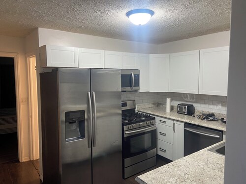 Spacious 4-bedroom apartment near Mayo Clinic
