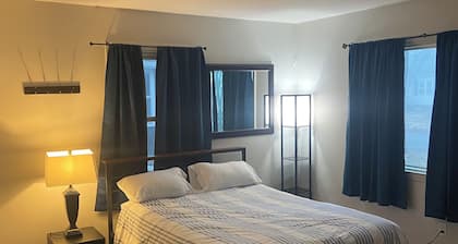 Spacious 4-bedroom apartment near Mayo Clinic