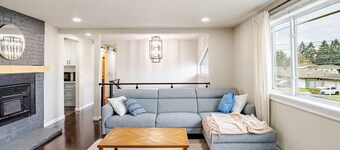 Serene 4-bedroom house with AC in charming Tacoma