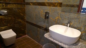 Premium Room | Bathroom | Free toiletries, towels, soap, shampoo - Hotel Vatsa Residency (Varanasi)