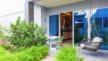 Kamar Double Superior | Tempat makan outdoor