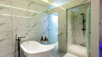 Superior Double Room | Bathroom