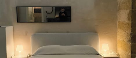 1 habitación, tabla de planchar con plancha, wifi y ropa de cama