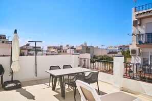 Outdoor dining - Casa Chica Calle Cristo 112 by Casasol (Nerja)