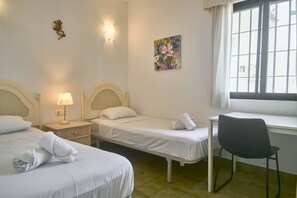 2 bedrooms, free cots/infant beds, bed sheets - Casablanca 9 by Casasol (Nerja)