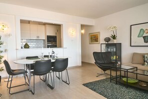 In-room dining - Casablanca 9 by Casasol (Nerja)