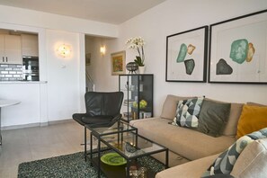 In-room dining - Casablanca 9 by Casasol (Nerja)