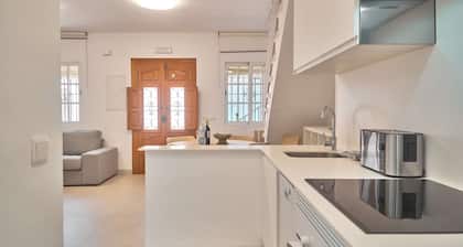 Casa Chica Calle Cristo 112 by Casasol