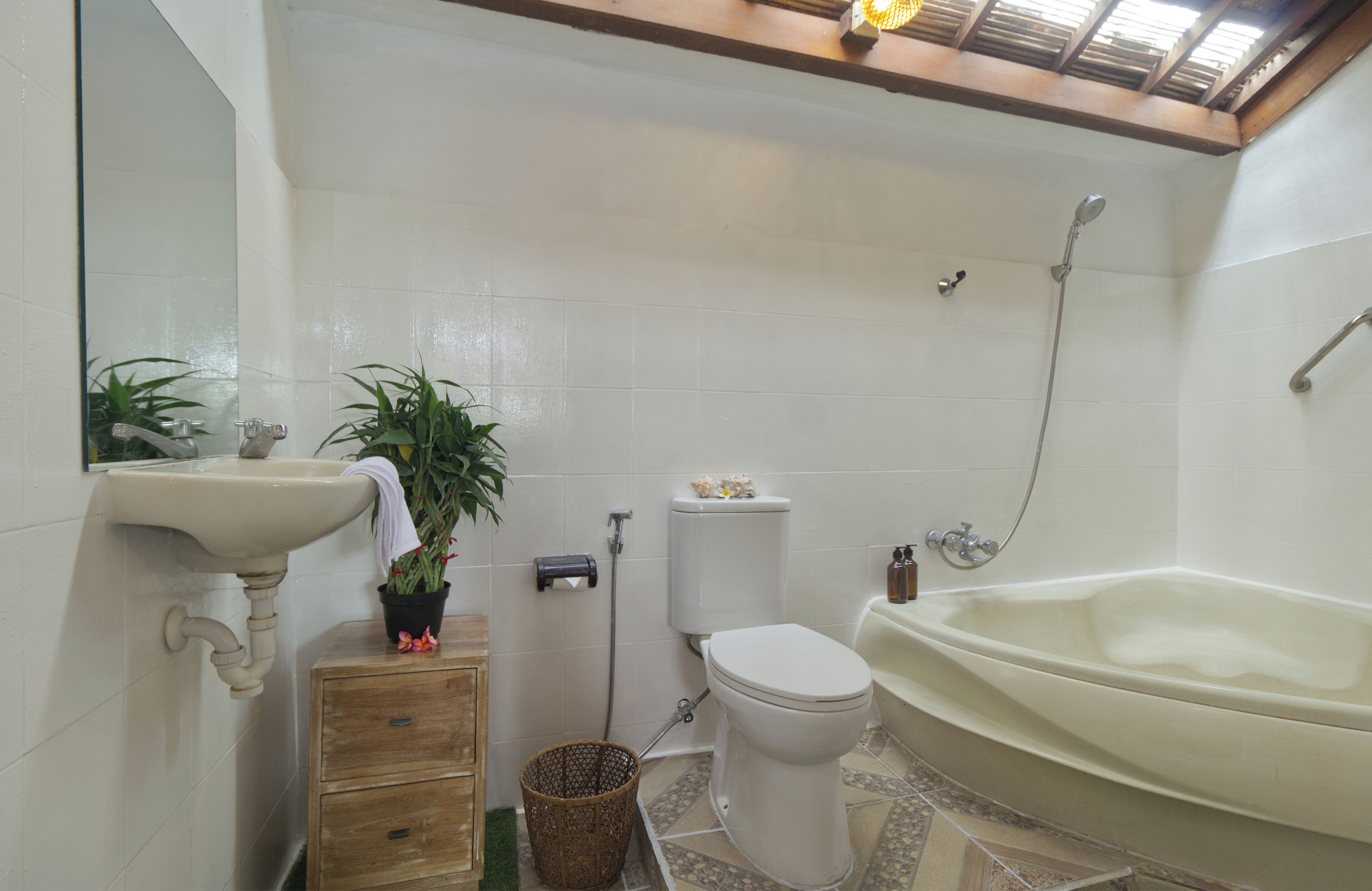 タオル、石鹸、トイレットペーパー