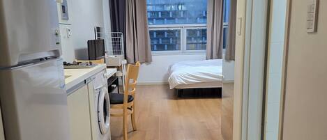 1 chambre, fer et planche à repasser, Wi-Fi, draps fournis