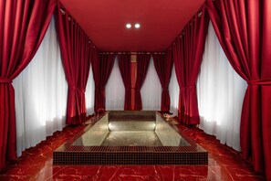 Honeymoon Room | Bathroom