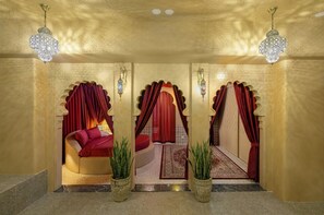 Honeymoon Room - A25 HOTEL - 31 TRƯƠNG CÔNG GIAI (Cau Giay)