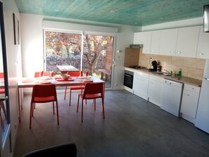 Private kitchen - Gîte du soleil levant (Les Vans)