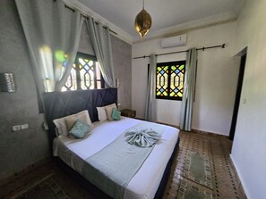 Iron/ironing board, Internet, bed sheets - Dar Nour el ilham دارنورالالهام (Marrakech)
