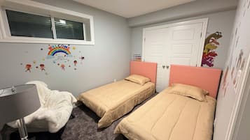 2 bedrooms, WiFi, bed sheets