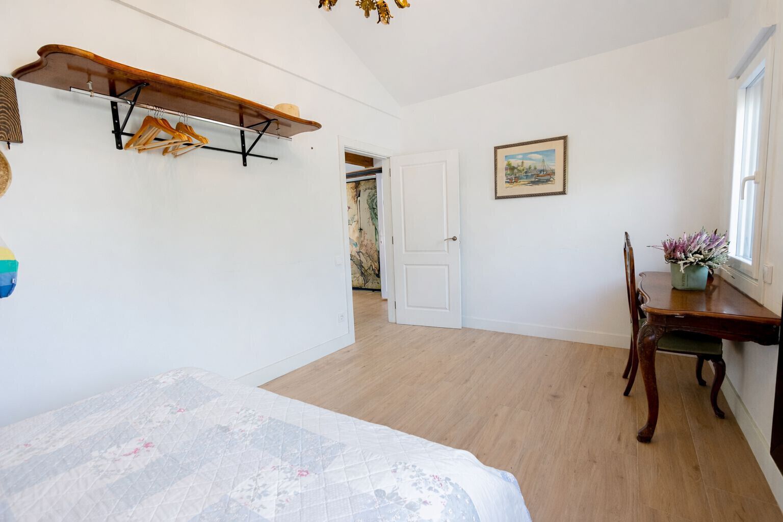 3 dormitorios, tabla de planchar con plancha, wifi gratis y ropa de cama