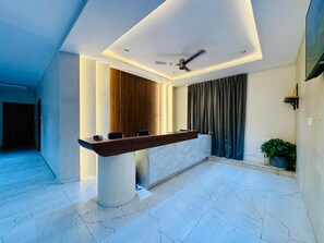 Lobby - Hotel Midtown (Nizamabad)