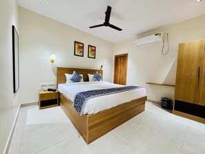 Room - Hotel Midtown (Nizamabad)