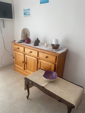 Interior - Seaside studio with terrace (Tréveneuc)