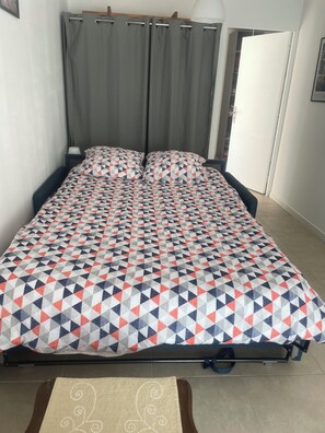 Room - Seaside studio with terrace (Tréveneuc)