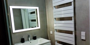 Bathroom - Stylish Apartment at Luxembourg Gare (Luxembourg)