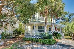 Exterior - Beaches, Fishing & More! Sleek Home in Pensacola (Pensacola)