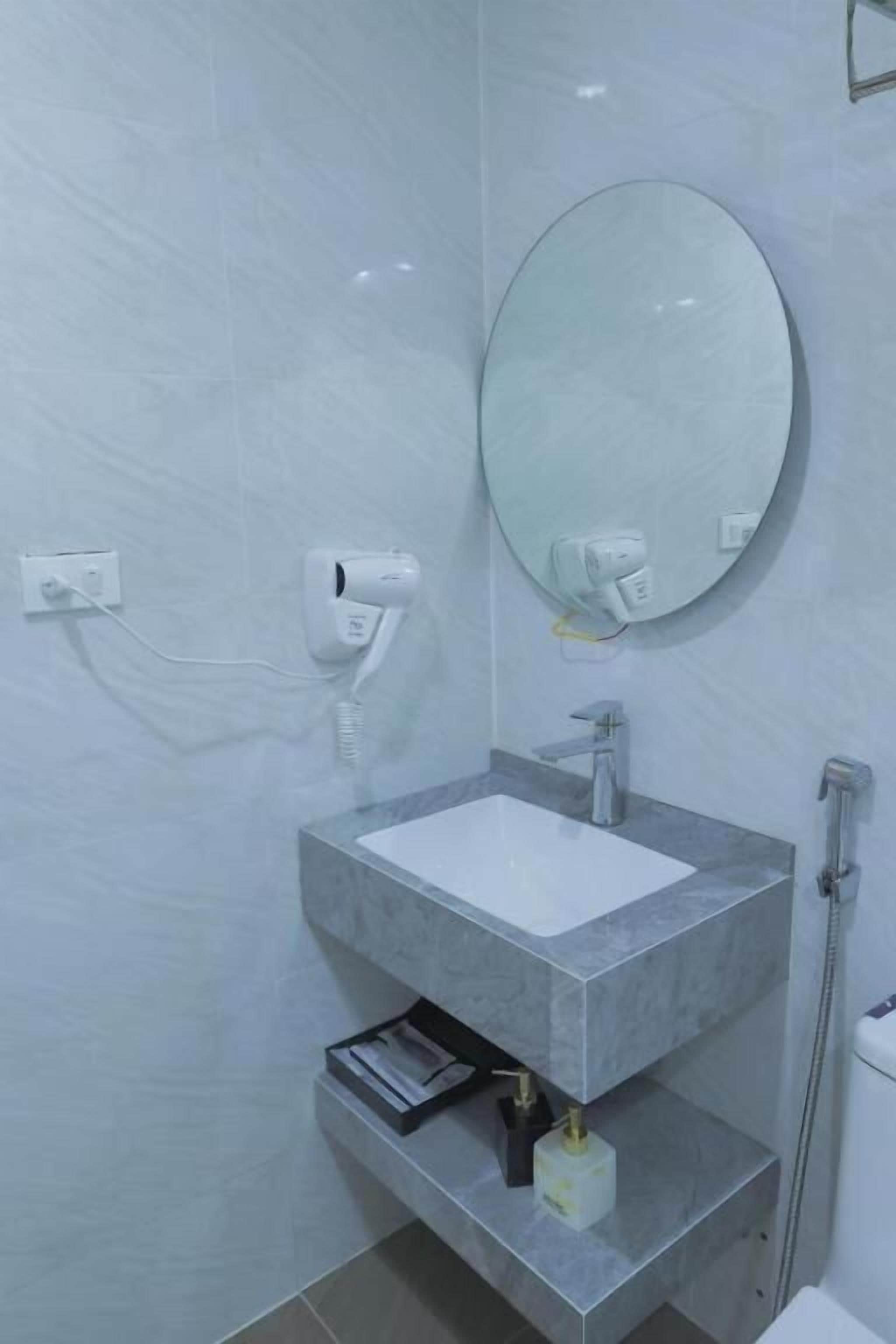 Standard Double Room, City View | Bathroom | Slippers