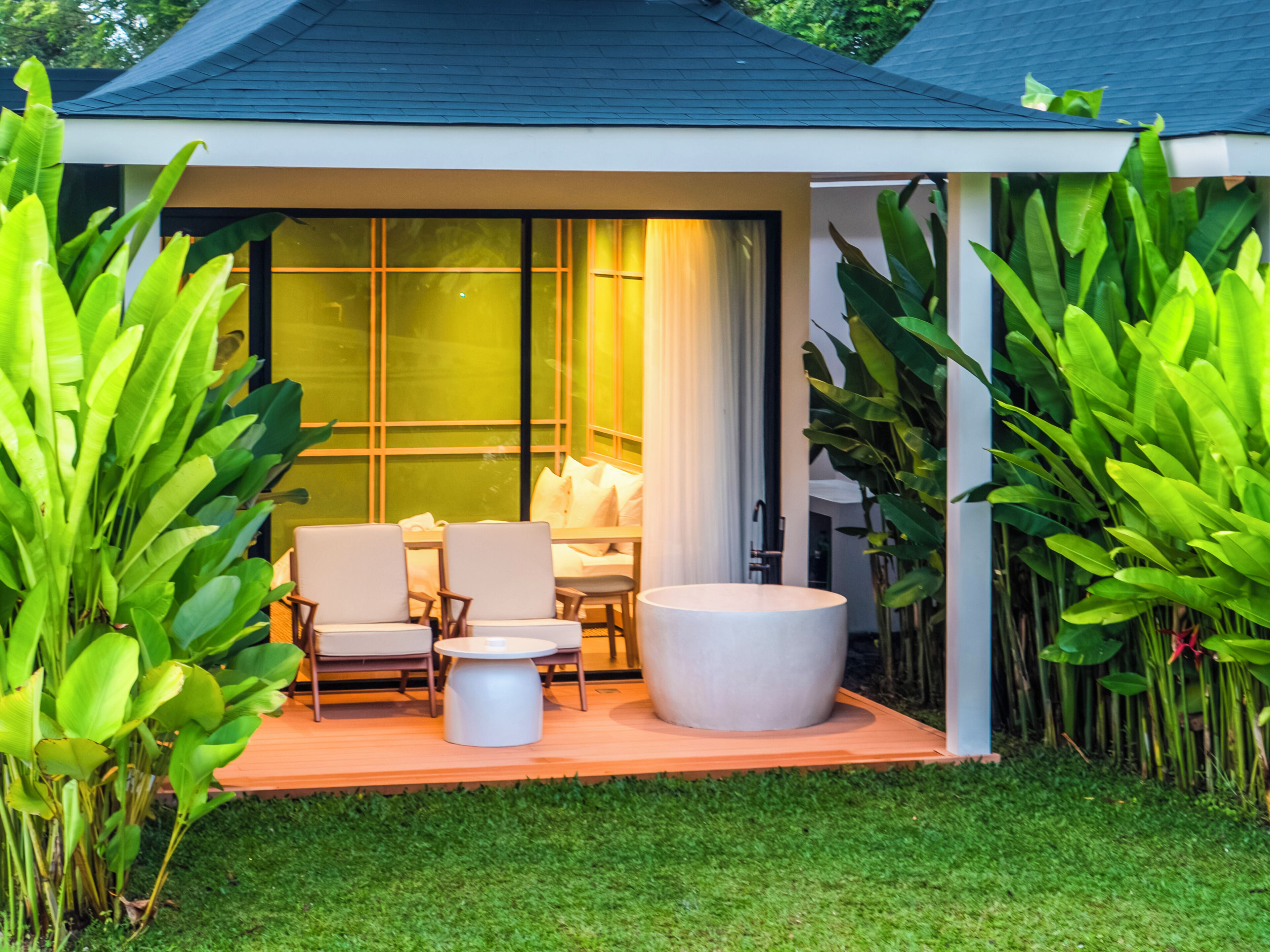 Premier Room, 1 King Bed, Resort View, Garden Area