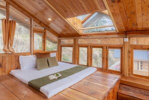 Premium Tent, Mountain View | Rollaway beds, free WiFi, bed sheets - Swastika aashiyana tree house  (Banjar)