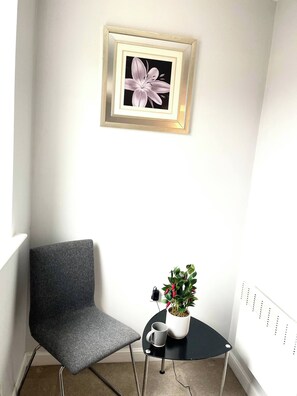 Room, 1 Bedroom | Interior - Room-deluxe En-suite Room w Fastwifi, Fr (Wolverhampton)