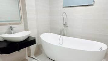 Doppia Deluxe, vista città | Bagno